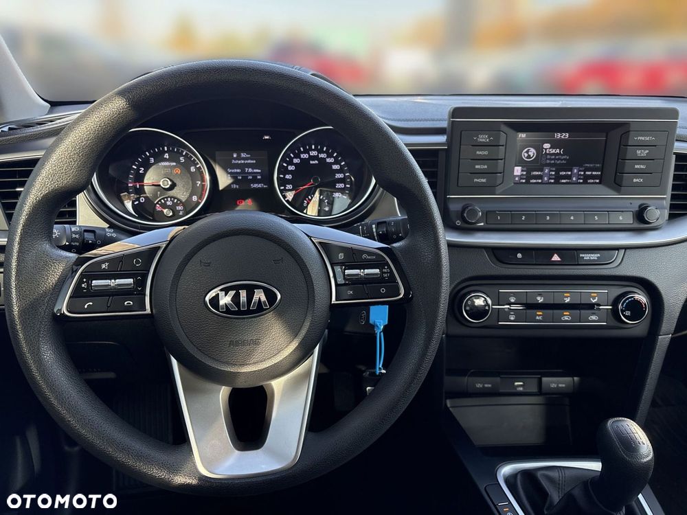 Kia Ceed - 13