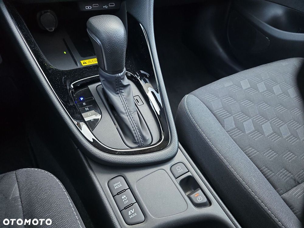 Toyota Yaris Hybrid 1.5 Style - 23