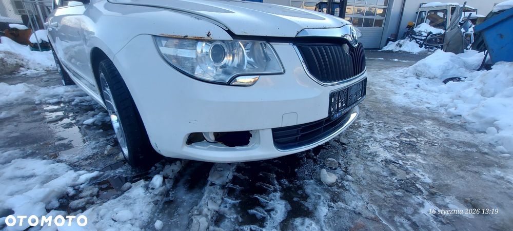 Superb II Zderzak Przód Przedni Kolor LF9E - 2