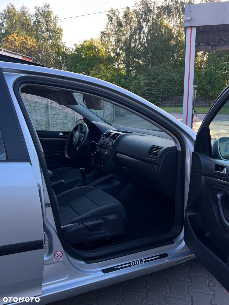 Volkswagen Golf 1.6 FSI Comfortline - 8
