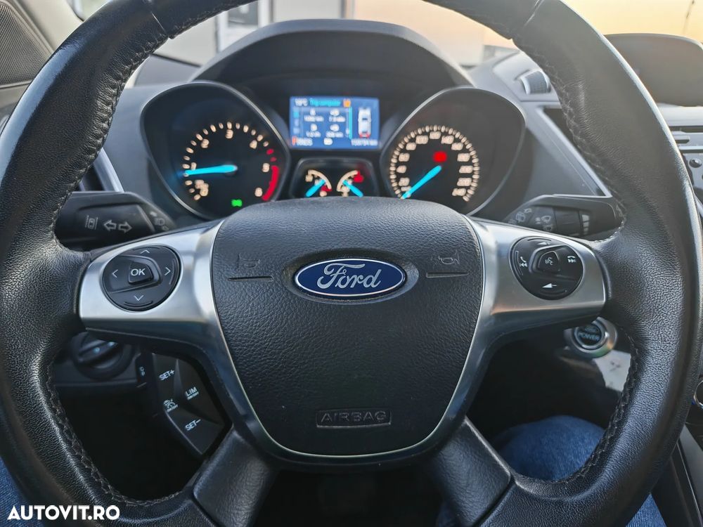 Ford Kuga 2.0 TDCi 4x4 Aut. Titanium - 12