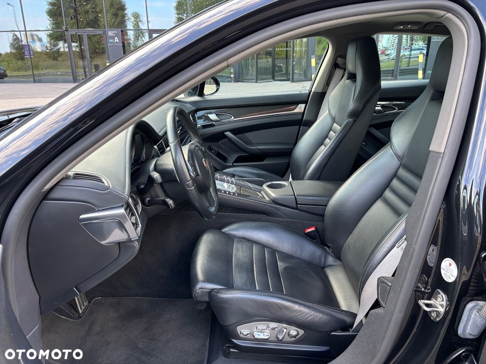 Porsche Panamera 4S - 15