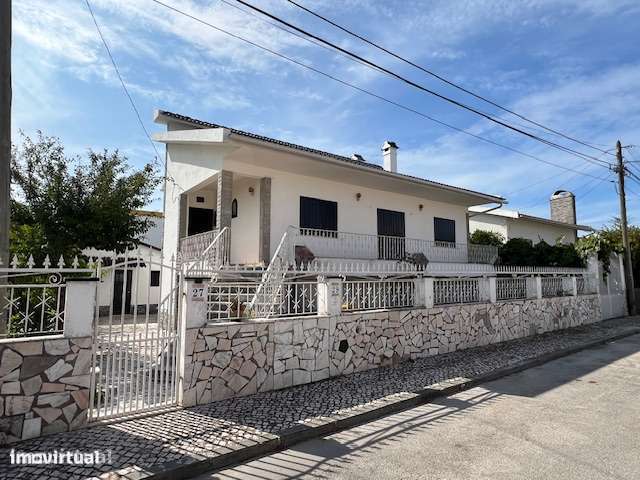 Moradia c/ Garagem, 692m2 de terreno, na Aroeira! - Grande imagem: 2/48