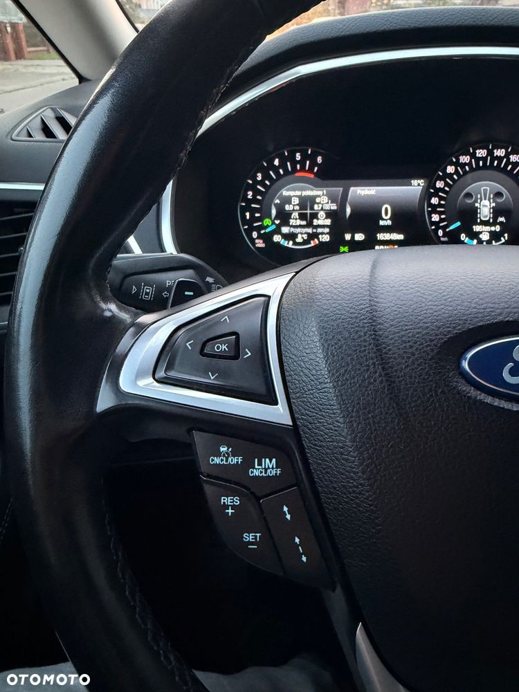 Ford S-Max - 17