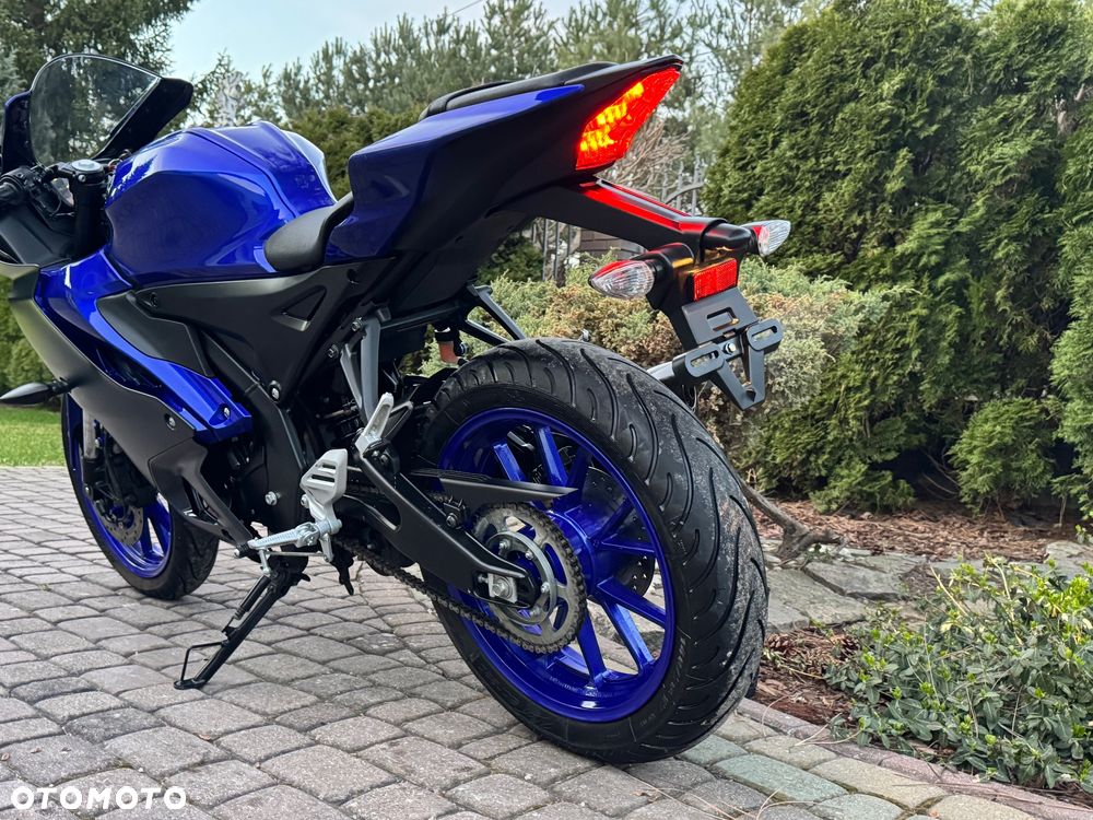 Yamaha YZF - 17