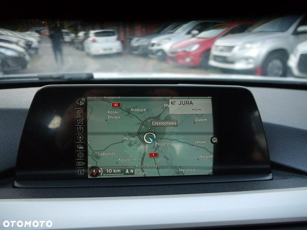 BMW Seria 3 318d Luxury Line - 19