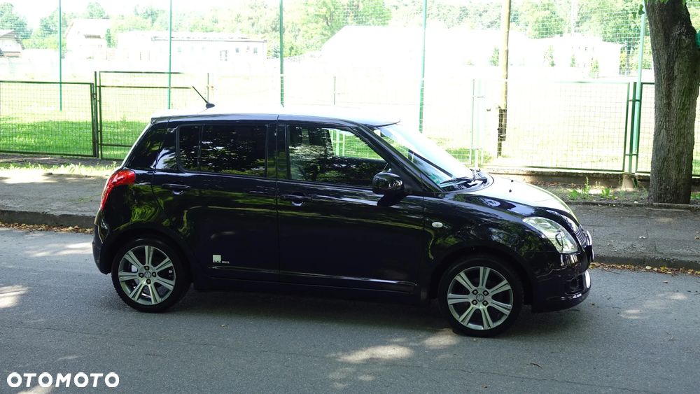 Suzuki Swift 1.3 Black and White - 38