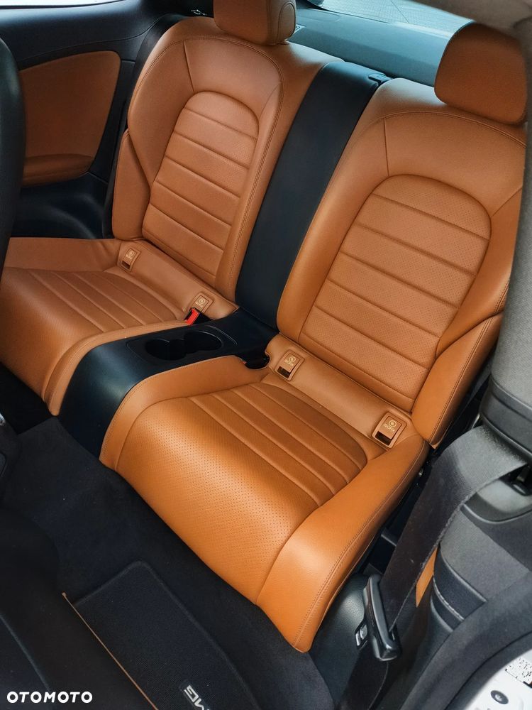 Mercedes-Benz Klasa C 300 7G-TRONIC AMG Line - 13