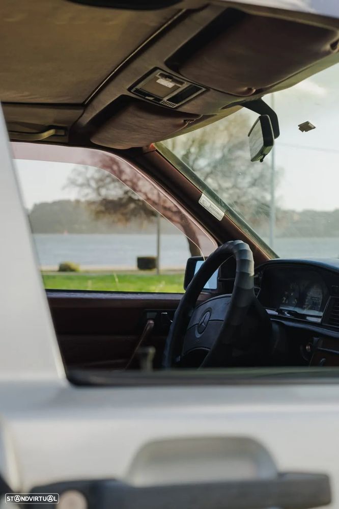 Mercedes-Benz W201 (1982-1993) 190 D 2.5 - 17