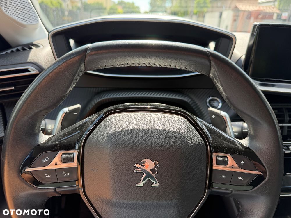Peugeot 208 - 16