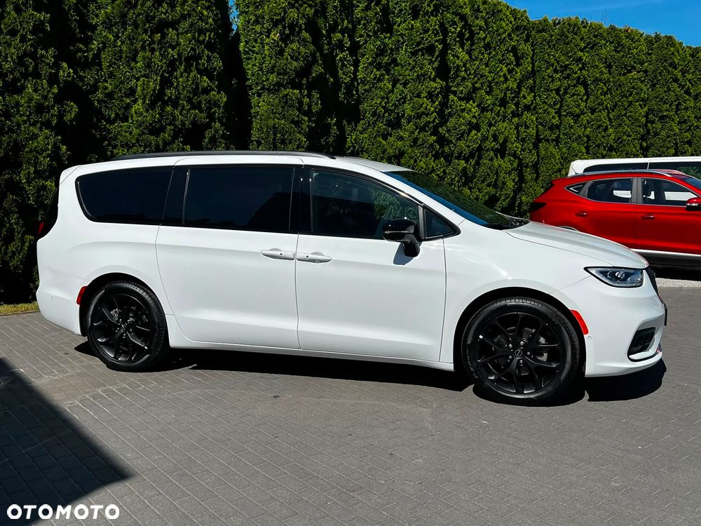 Chrysler Pacifica - 5