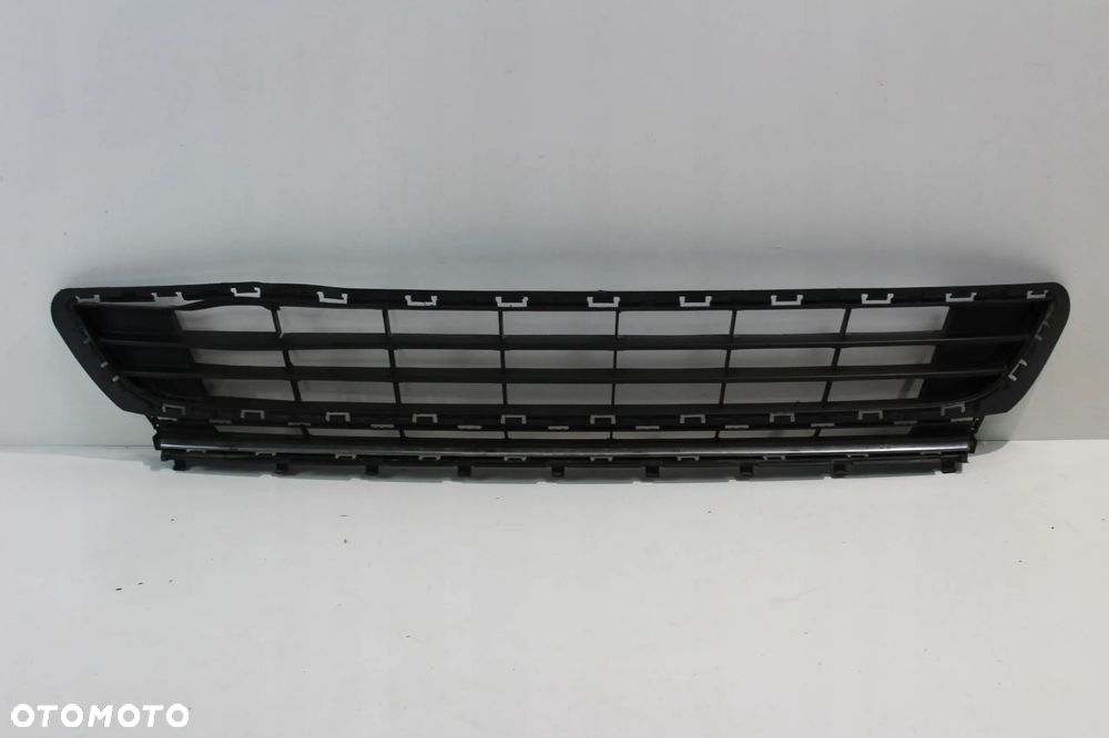 KRATKA ŚRODKOWA ZDERZAK PRZÓD VW GOLF 7 VII CHROM 5G0853677A - 1