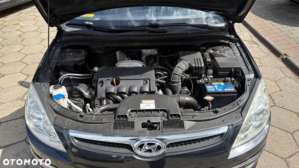 Hyundai i30 1.6 Comfort - 24