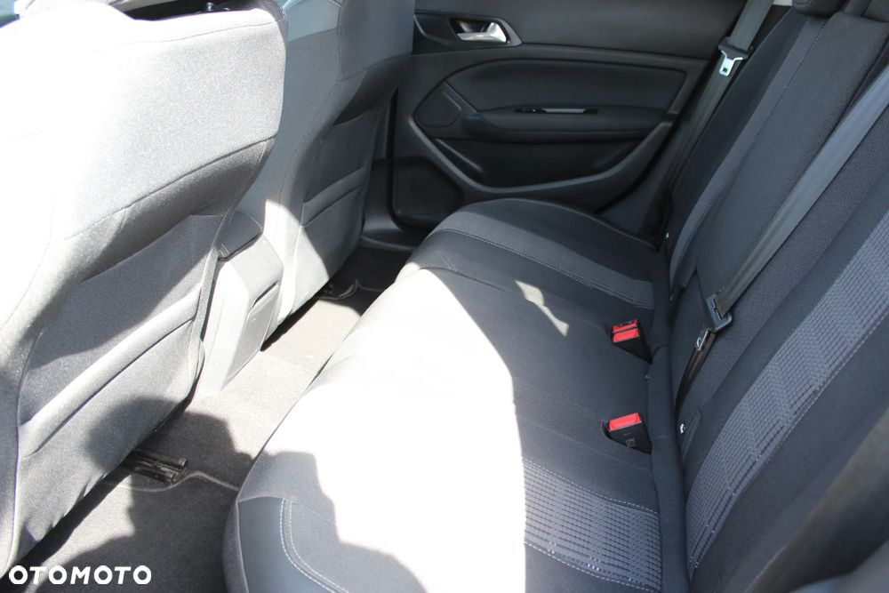 Peugeot 308 BlueHDi 130 EAT8 GT - 10