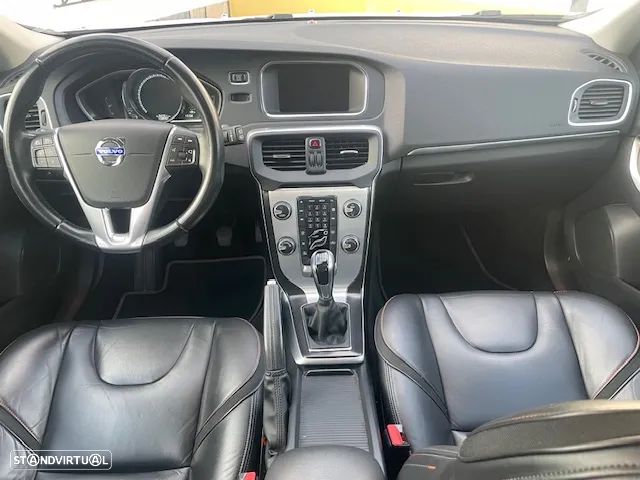Volvo V40 1.6 D2 VOR - 16