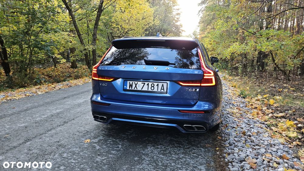 Volvo V60 T6 AWD R-Design - 10