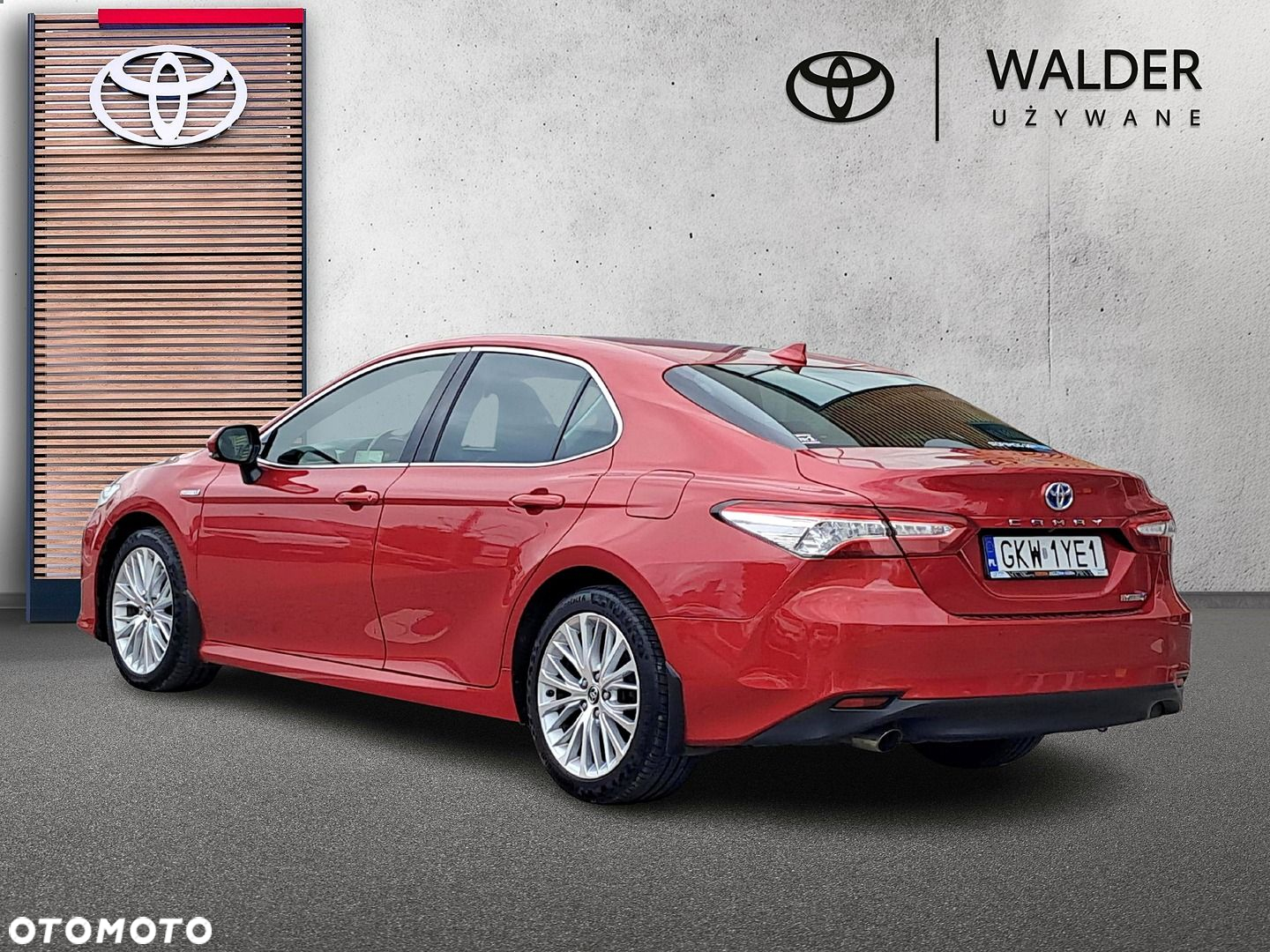 Toyota Camry - 3