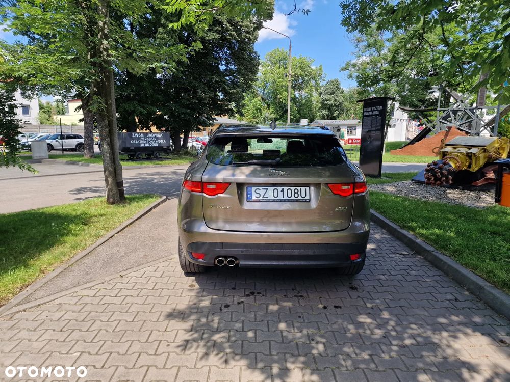 Jaguar F-Pace 20d AWD R-Sport - 7
