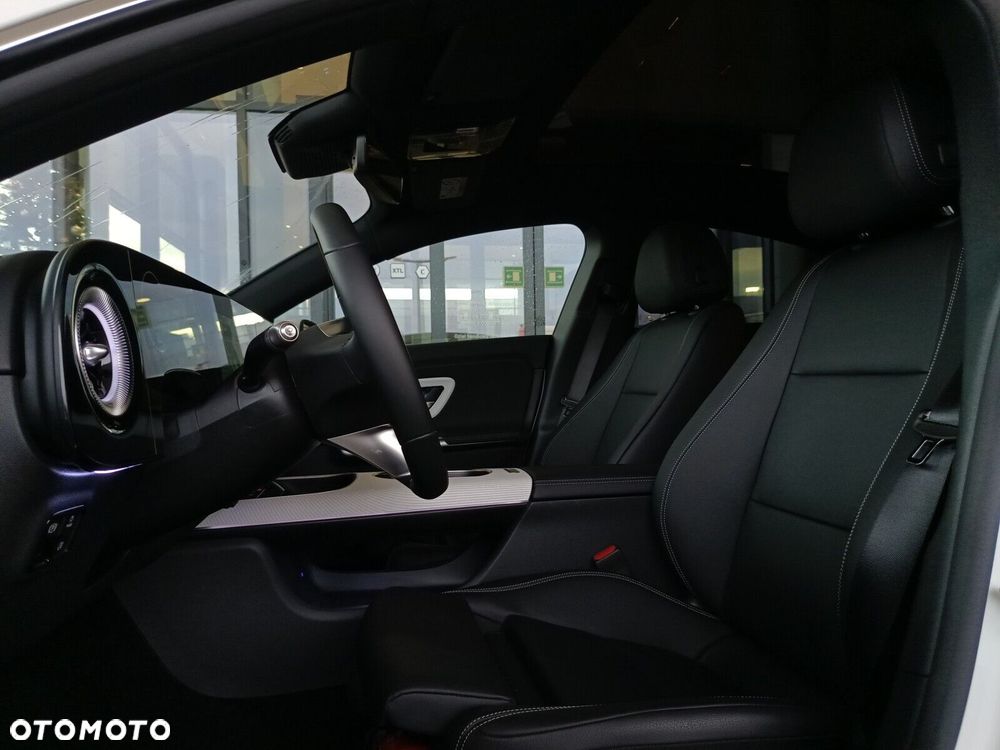 Mercedes-Benz CLA - 25