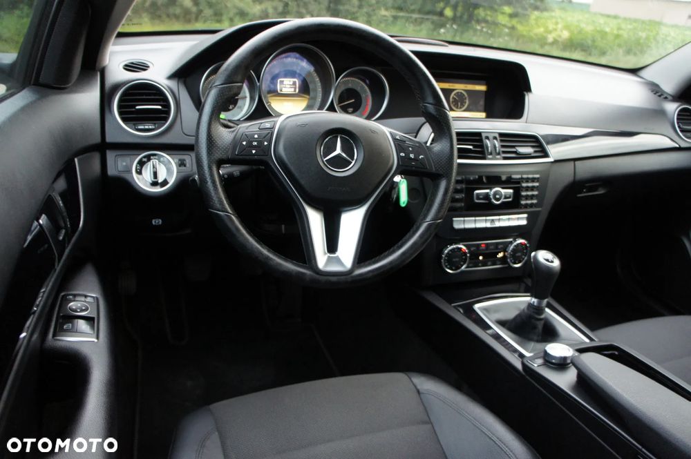 Mercedes-Benz Klasa C 180 BlueEFFICIENCY - 17