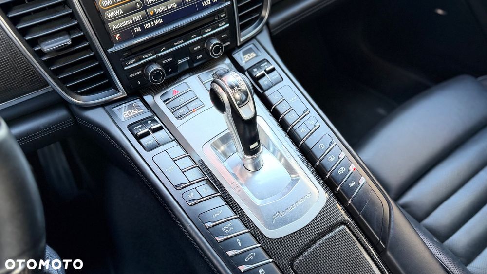 Porsche Panamera - 16