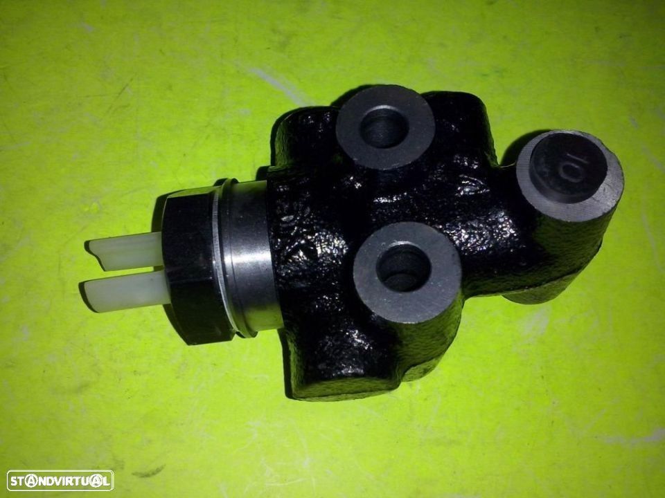 Repartidor travões Toyota Dyna 150 Ly211 NOVO - 1