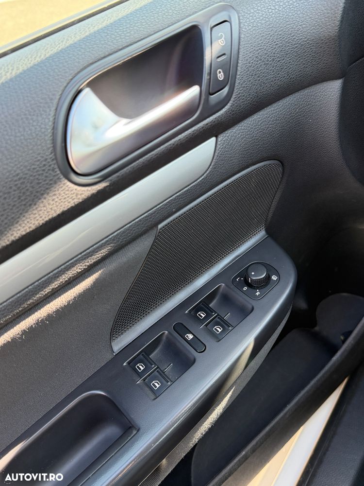 Volkswagen Golf - 11