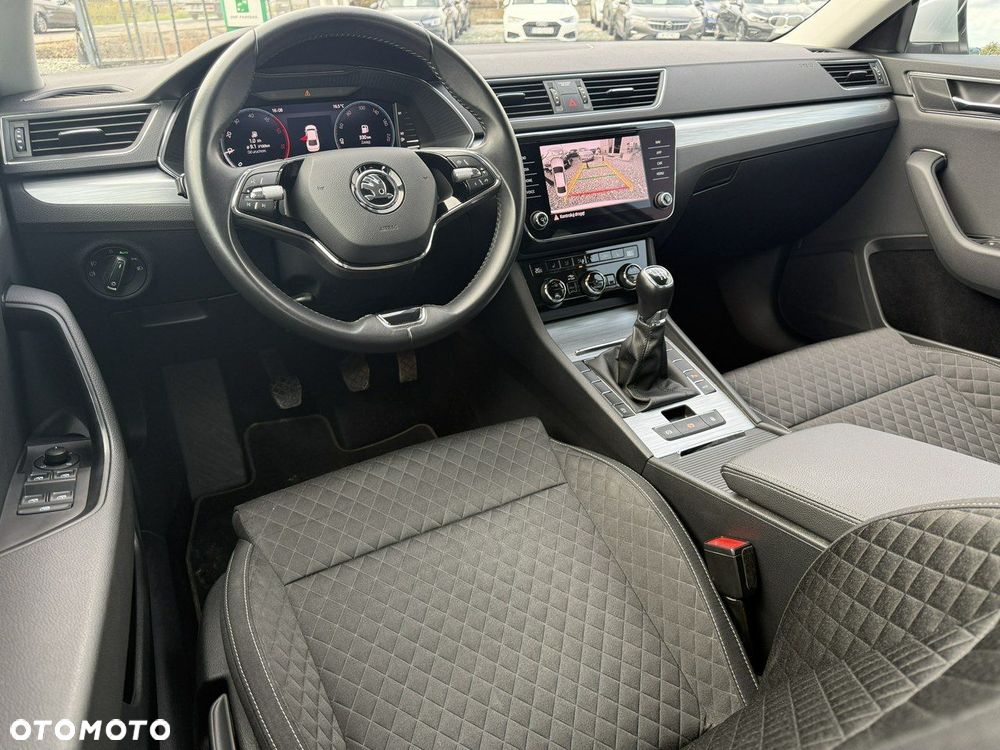 Skoda Superb 2.0 TDI SCR Ambition - 11