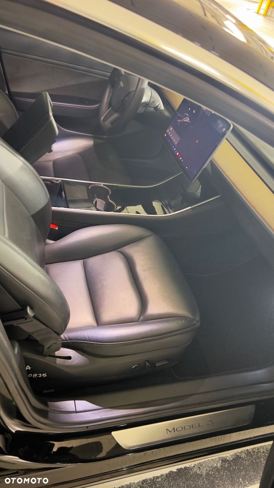 Tesla Model 3 Long Range AWD - 5