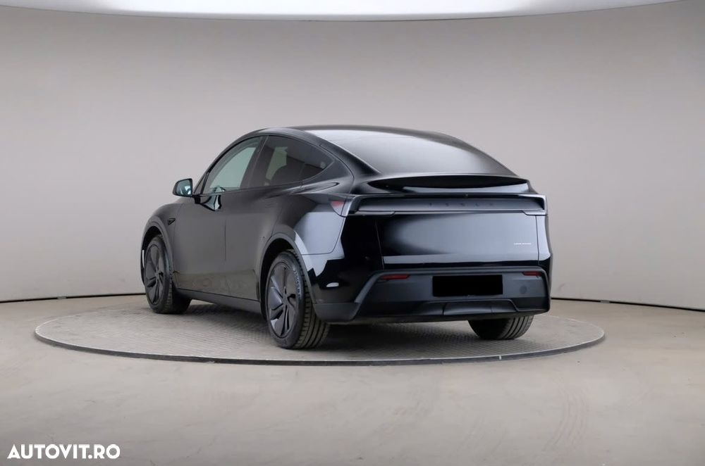 Tesla Model Y Long Range RWD - 4