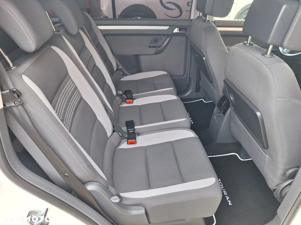 Volkswagen Touran 1.6 TDI DPF Highline - 28