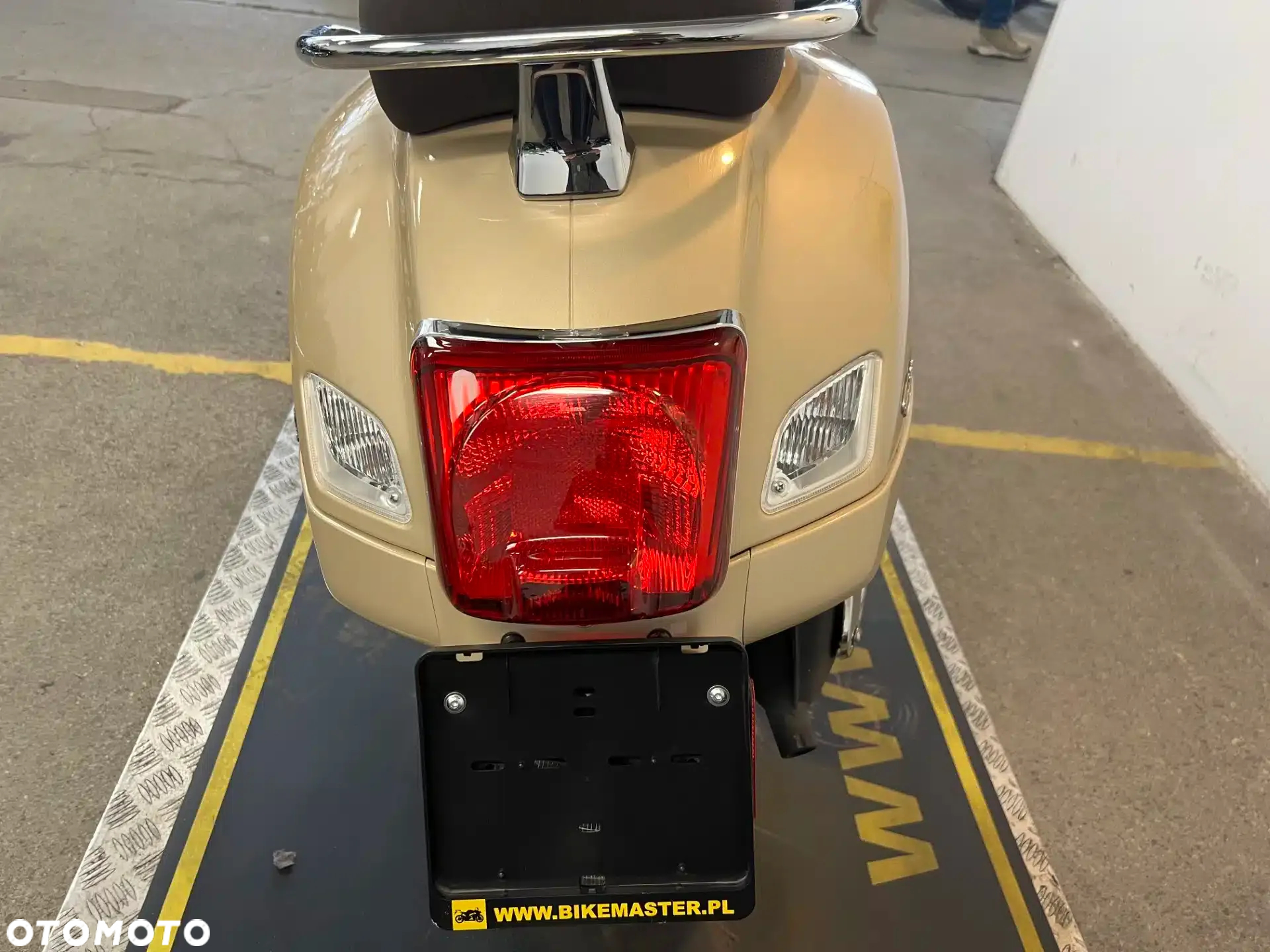 Vespa GTS - 20