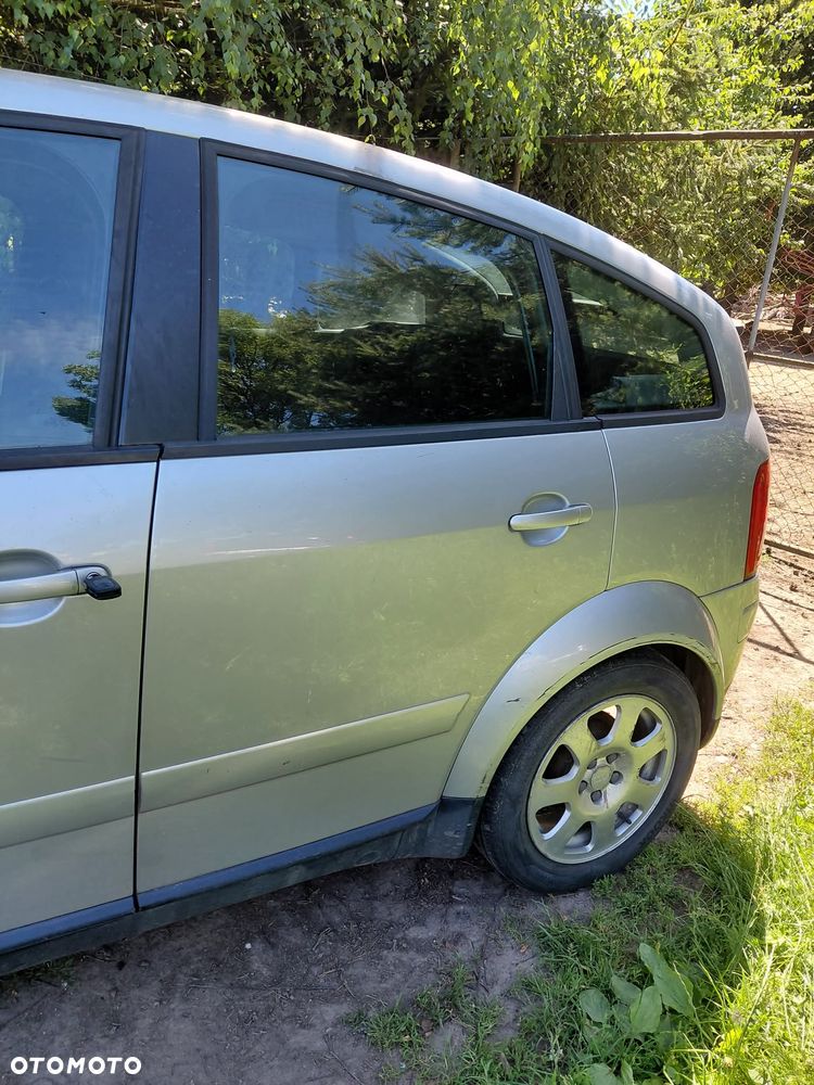 części AUDI A2 1.4TDI 55kW 2004r.5 drzwi hatchback LY7W DRZWI tył prawe lewe - 1