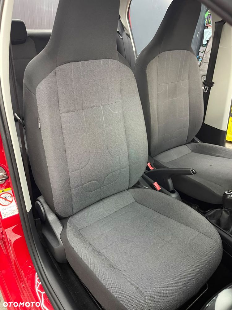 Volkswagen up! Standard - 16