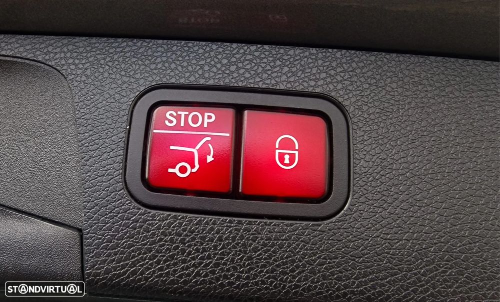 Mercedes-Benz E 300 de 9G-TRONIC AMG Line - 32