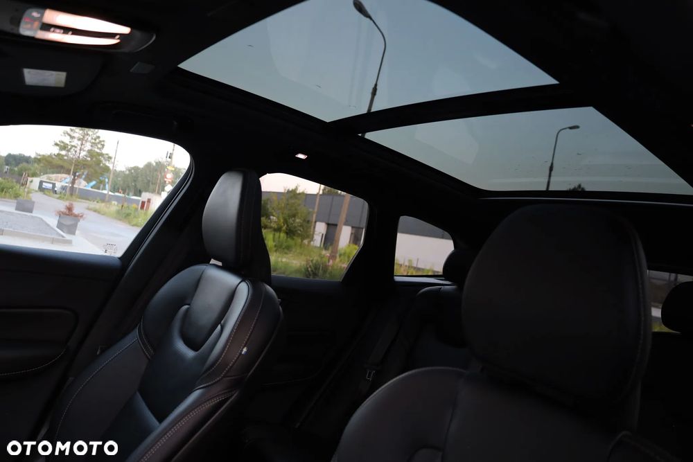 Volvo XC 60 T8 AWD Ultra Black Edition - 19