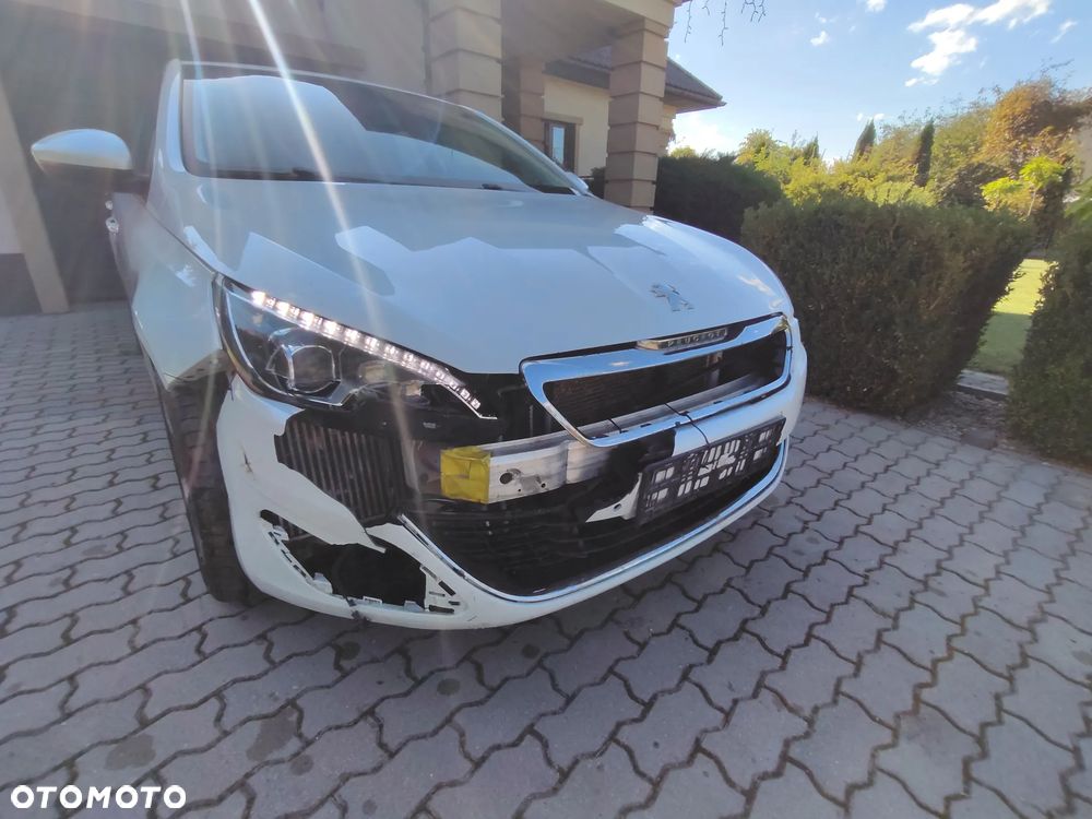 Peugeot 308 1.2 PureTech Allure S&S - 12