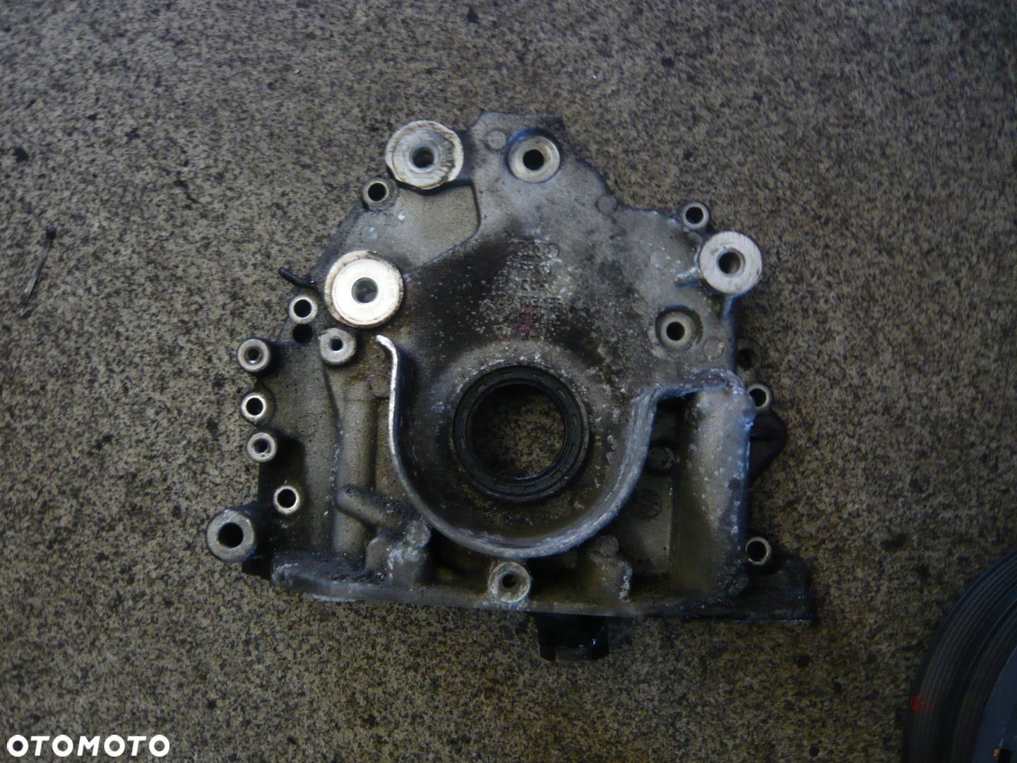 Obudowa osłona wału 059103153 VW Audi - 1