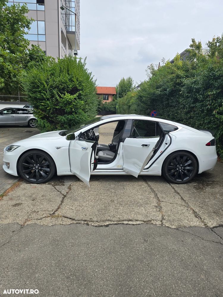 Tesla Model S - 16
