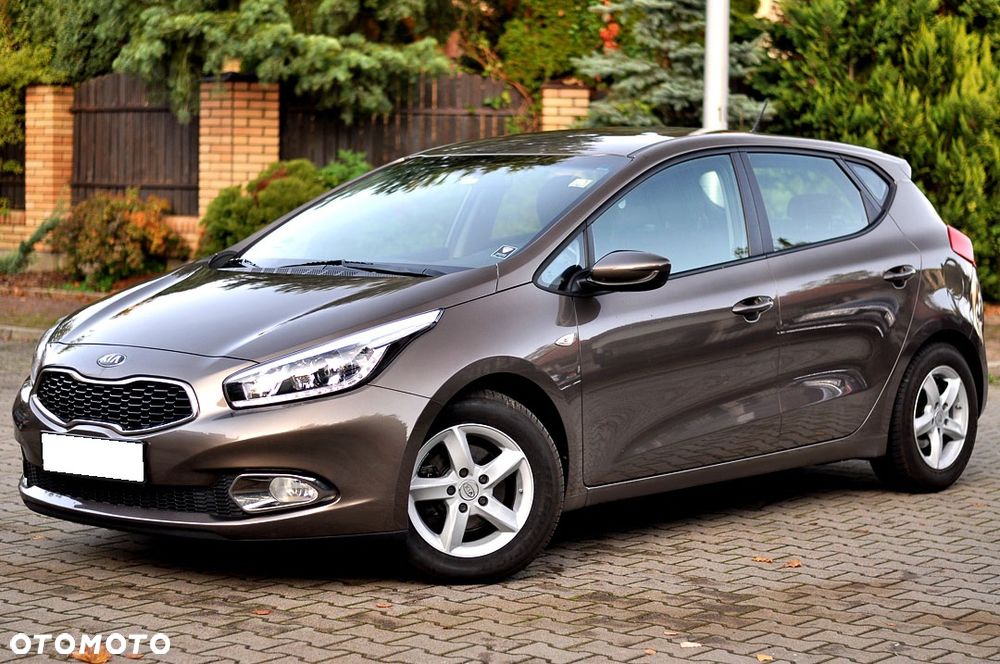 Kia Ceed 1.4 CVVT Dream Team Edition - 2