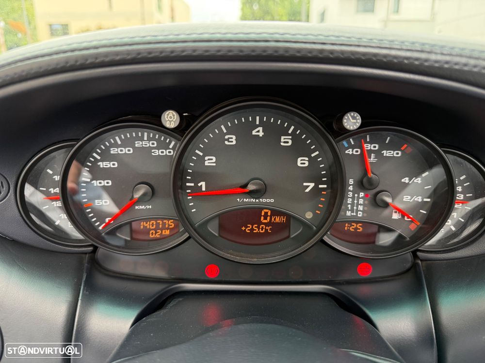 Porsche 911 Série F - 21