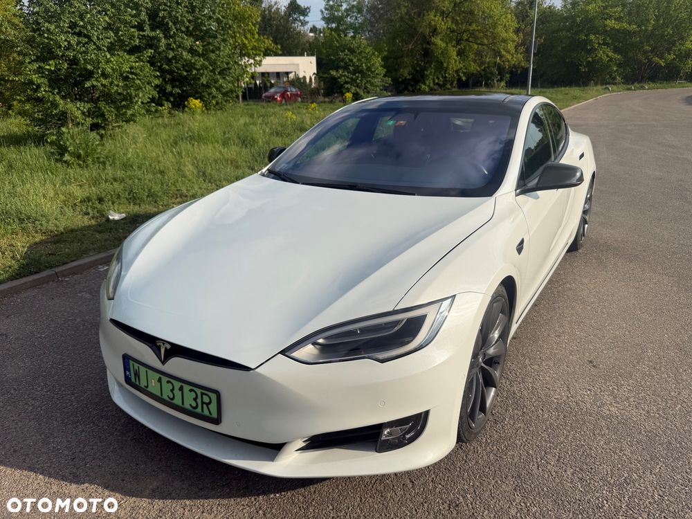 Tesla Model S - 3
