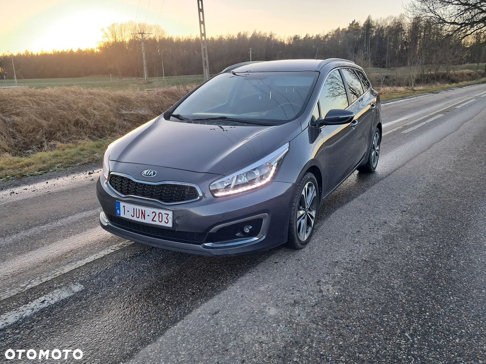 Kia Ceed 1.6 CRDi 136 ISG Platinum Edition - 11