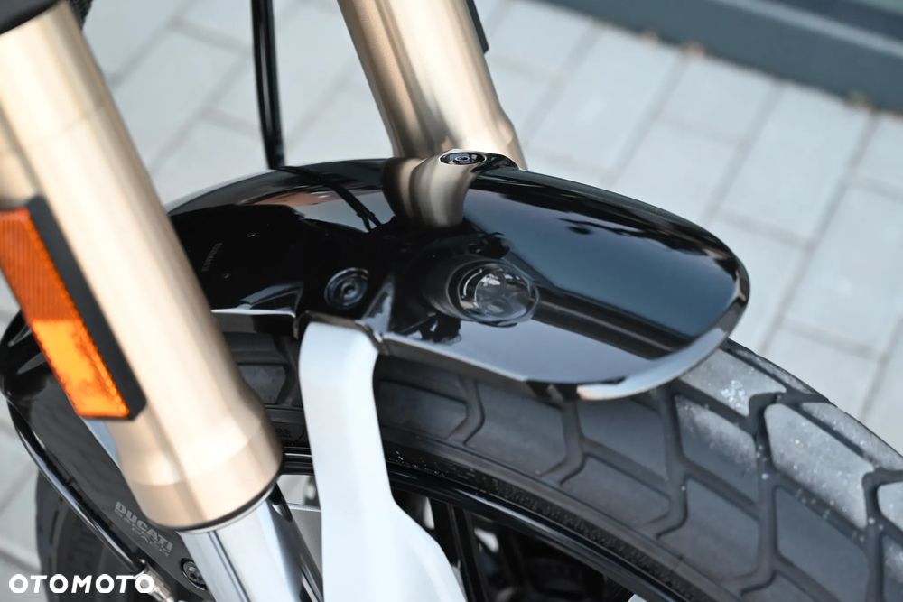 Ducati Scrambler - 16