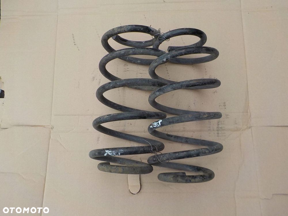 sprężyna tył komplet jeep grande cherokee III WK WH 2006r - 1