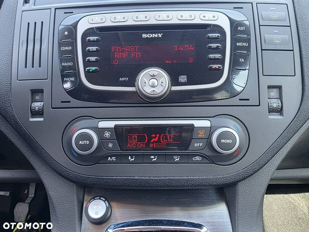 Ford C-MAX 1.8 Titanium - 19