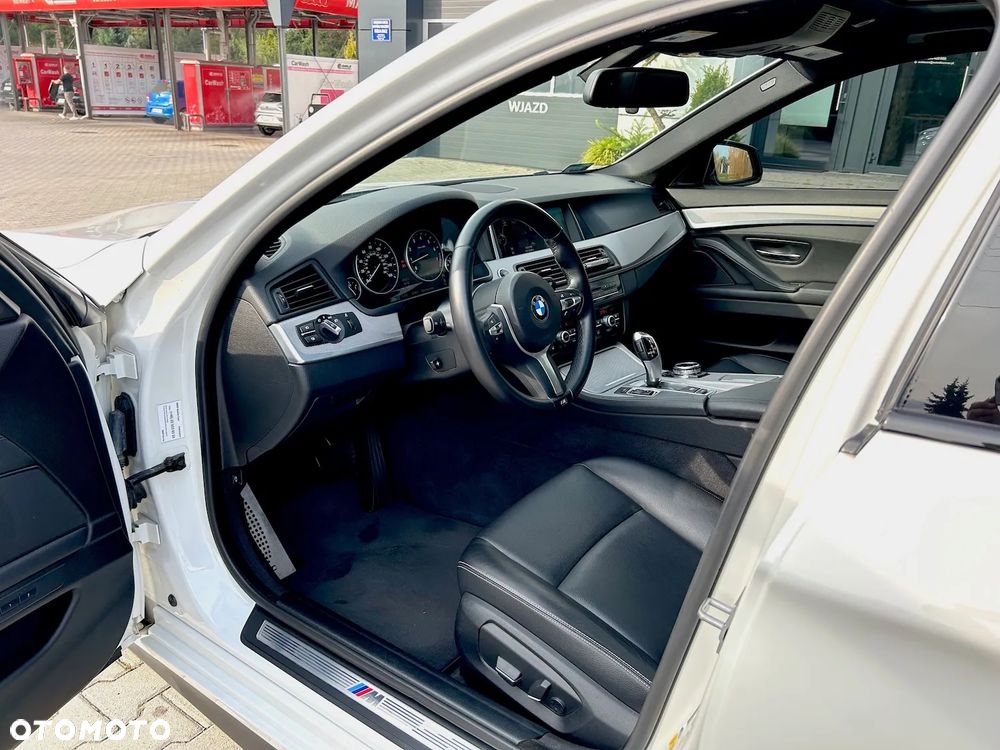 BMW Seria 5 535i Sport-Aut - 16