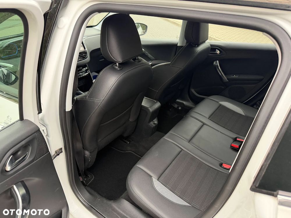 Peugeot 2008 e-HDi FAP 92 STOP & START Style - 9