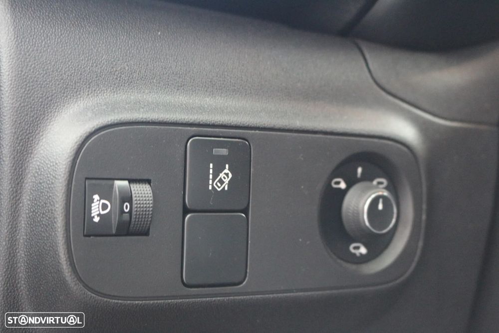 Citroën C3 1.2 PureTech Shine - 23