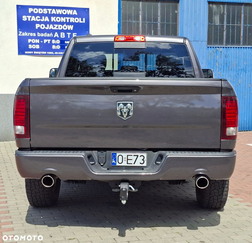 Dodge RAM - 8